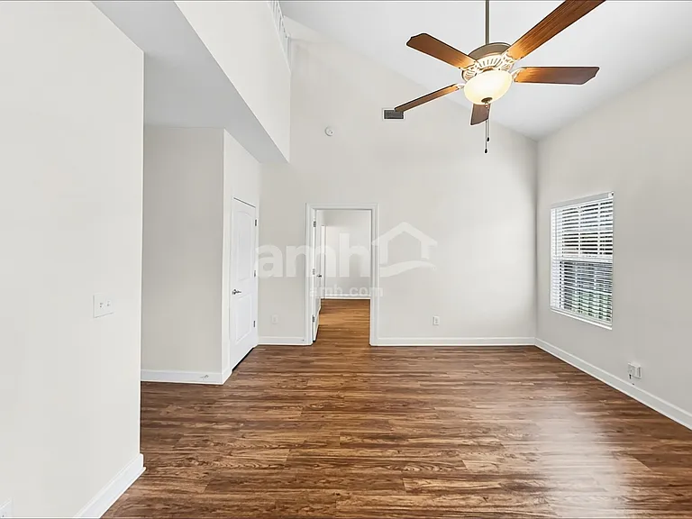 4870 Beryl Dr — Photo 6