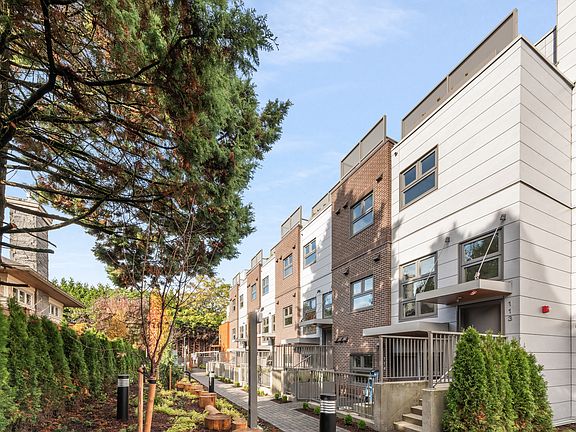 5th image of 4575 Granville St #1456850