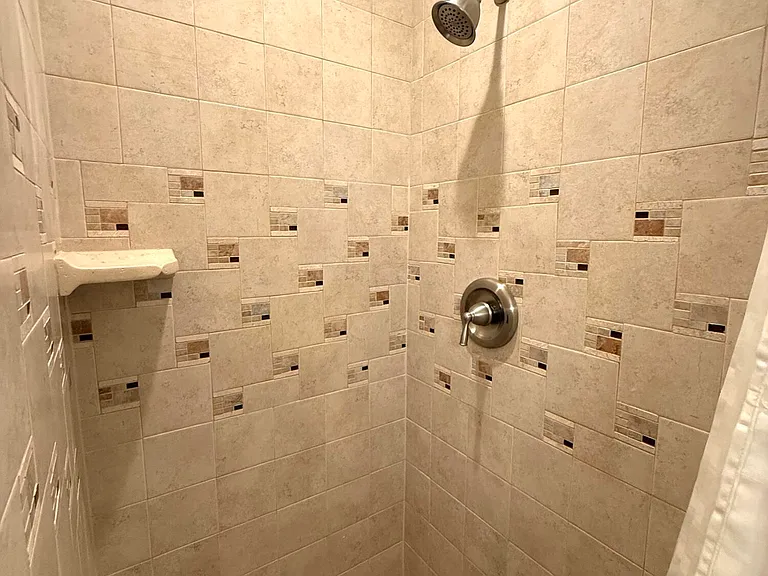 569 Monaco Park #L — Photo 18