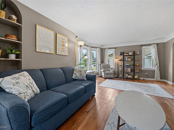 4th image of 15312 Edolyn Ave