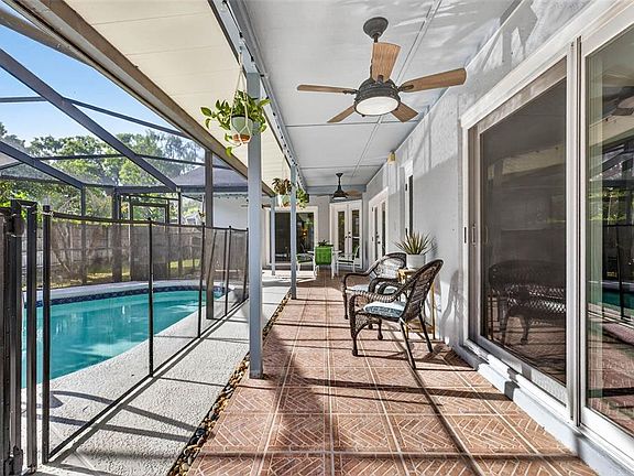 3rd image of 12913 Rain Forest St