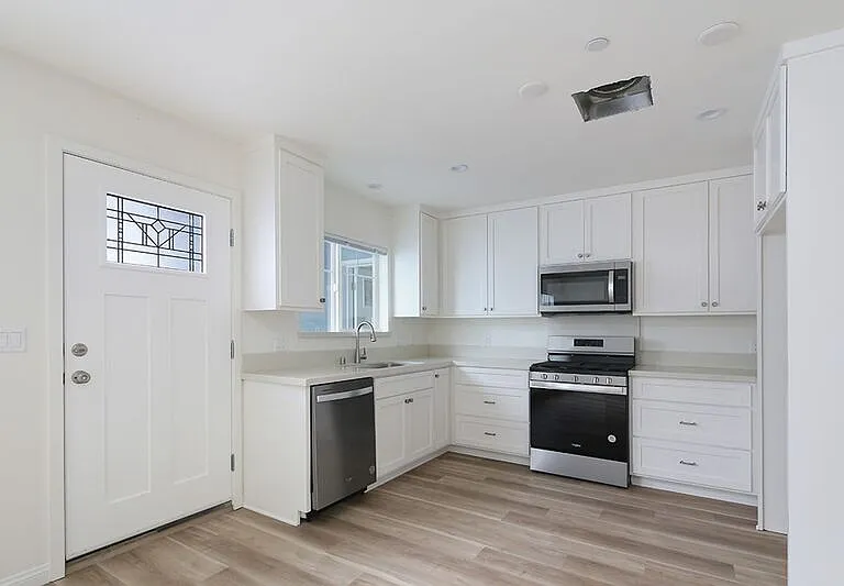 4358-4360 Ocean View Blvd #4358 — Photo 1