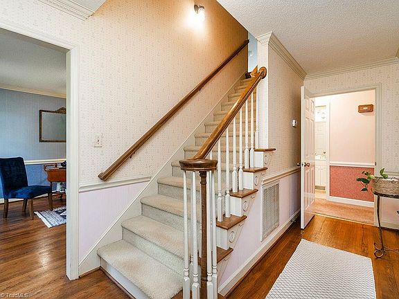 2nd image of 102 Forestview Dr
