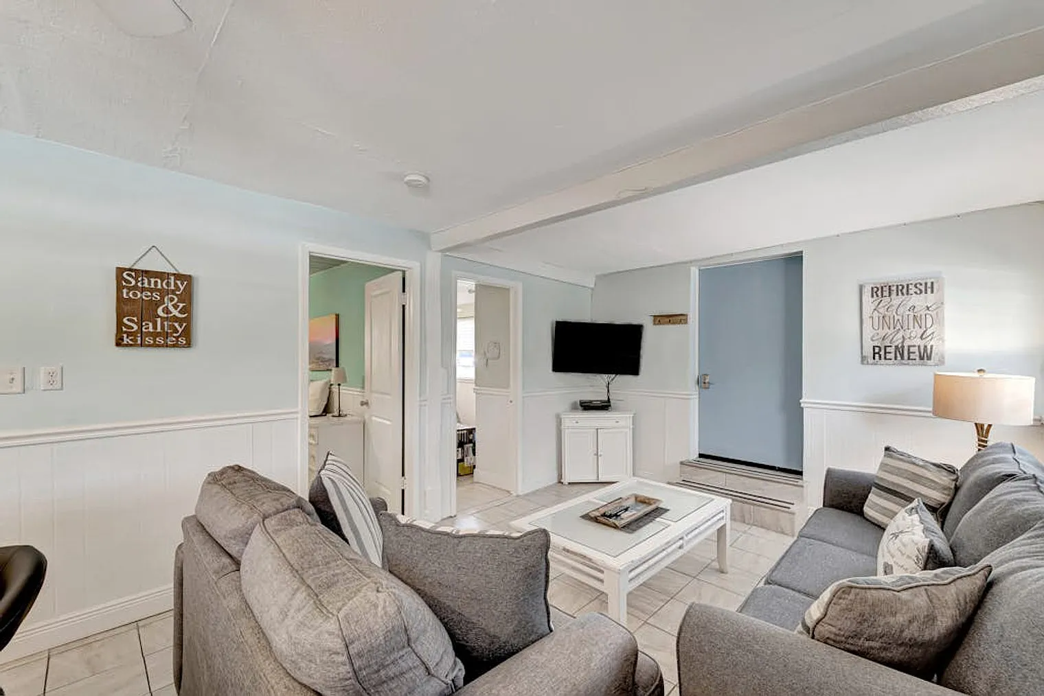 2 bed, 1.0 bath, 2314 sqft, $2,586 — Photo 3