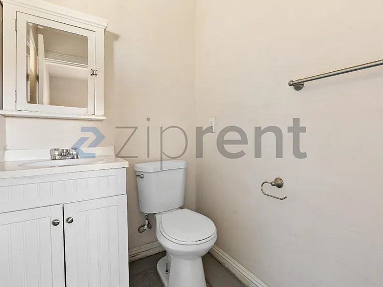 1209 H St — Photo 11