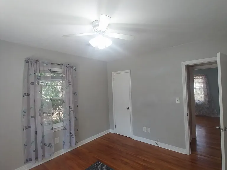 1428 Charlotte St — Photo 15