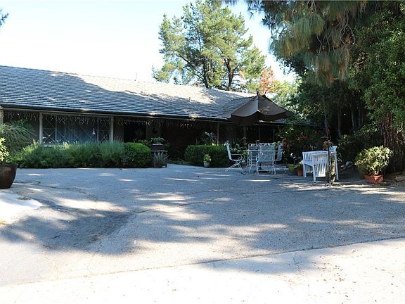 2nd image of 1700 Chevy Knoll Dr