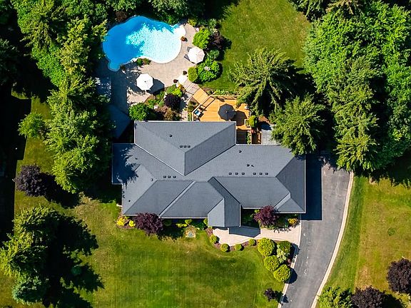 3rd image of 6 Brookhaven Cres