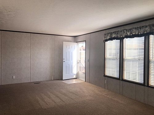 5th image of 20582 Kingston Dr