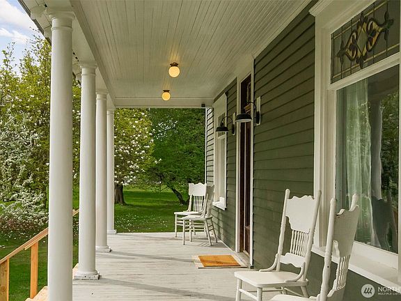 4th image of 307 Maple Street