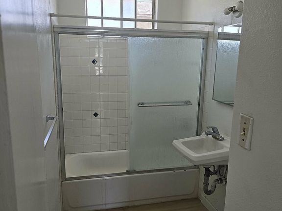 5th image of 2229 S Eastern Ave APT 4