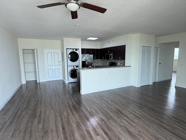 983 SW 37th Ave #1212 — Photo 3