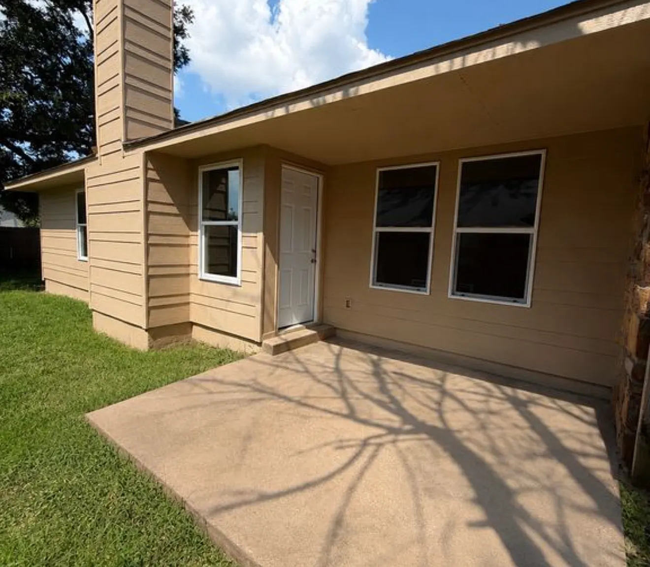 3 bed, 1250 sqft, $1,625 — Photo 2