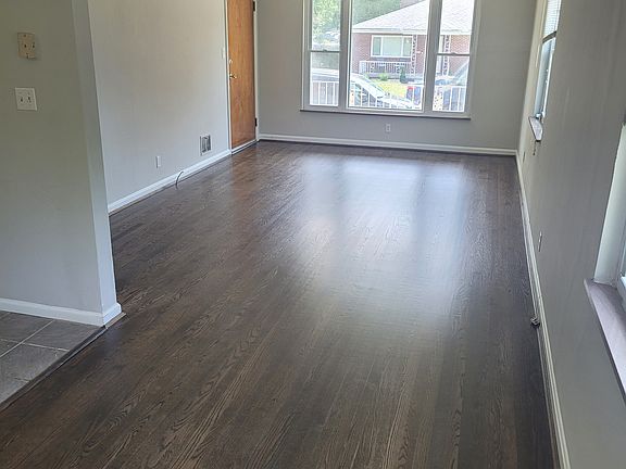 3rd image of 11 Warren Ct #1