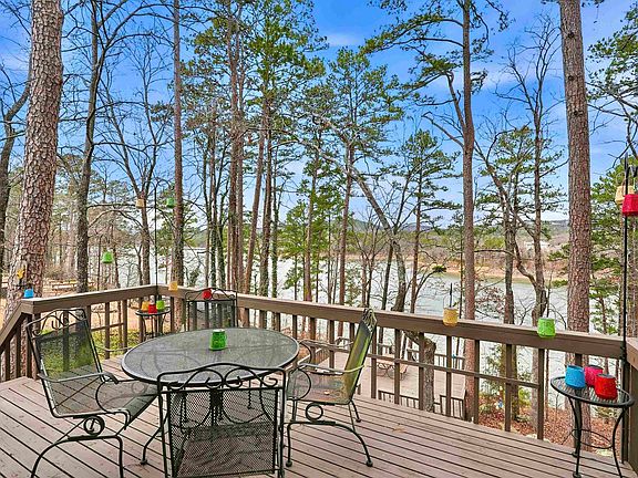 4th image of 450 Davidson Cir