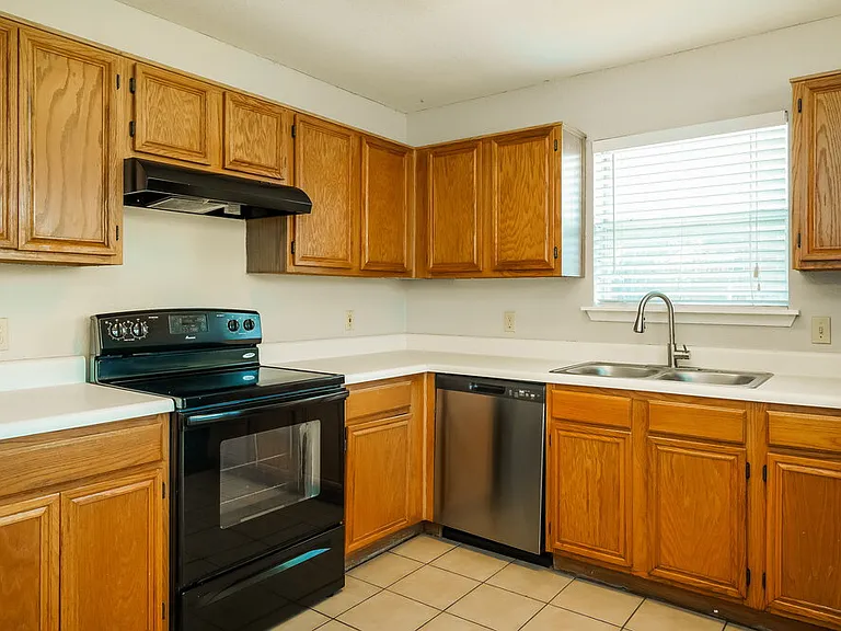 3612 Garden Springs Dr — Photo 7