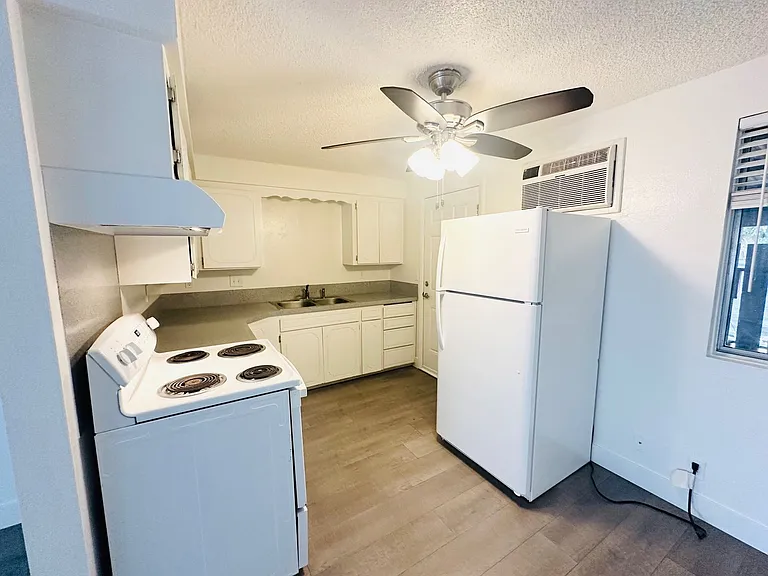 144 Smith Ave #14 — Photo 8