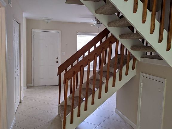 4th image of 858 NW 45th St #18
