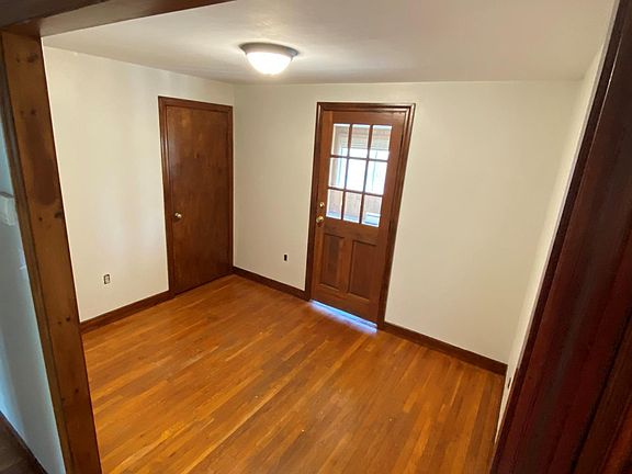 4th image of 65 Holmes Ave