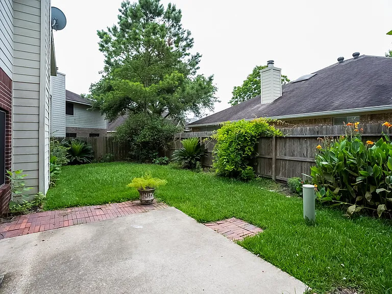 1407 Hollow Branch Ln — Photo 16