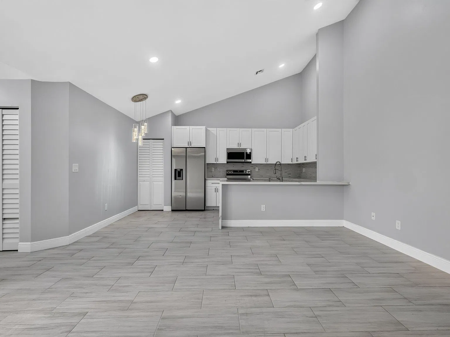 3 bed, 2.0 bath, 1332 sqft, $2,700 — Photo 4