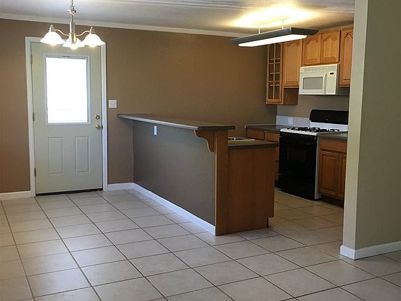 3rd image of 637 Highland Dr