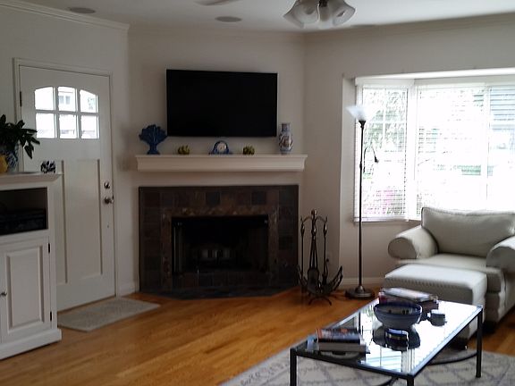 4th image of 3827 Radnor Ave