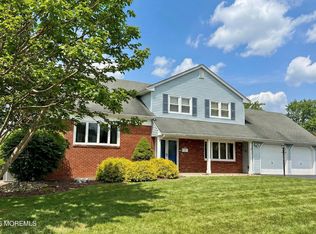 13 Arthur Place, Middletown, NJ 07748