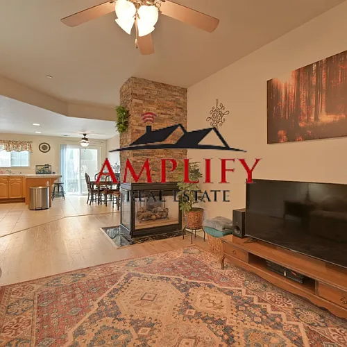 3 bed, 2.5 bath, 1656 sqft, $2,200 — Photo 3