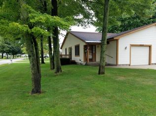 1068 Leroux Rd, Muskegon, MI 49441
