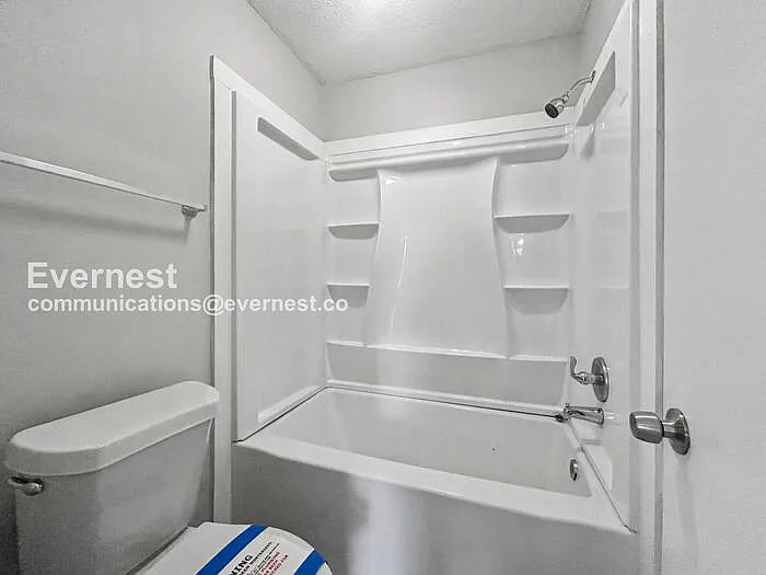 6270 Jamestown Dr — Photo 9