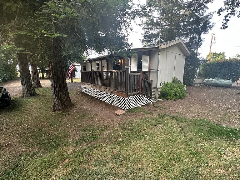 3959 Cartwright St — Photo 24