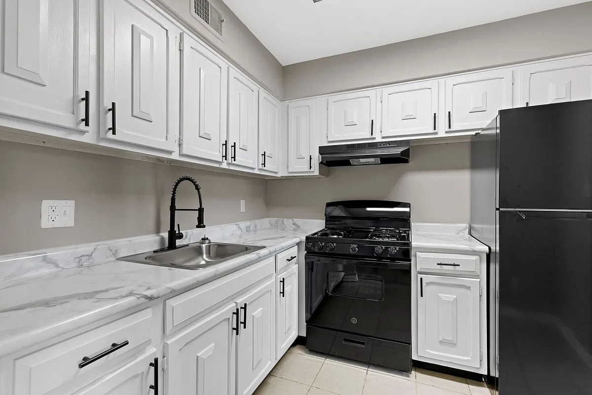 Building Photo - The Cedars Apartment Homes