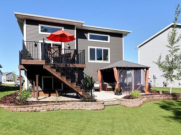 5th image of 725 Albert Dr W