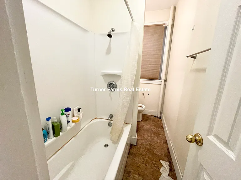17 Aberdeen St #2A — Photo 15