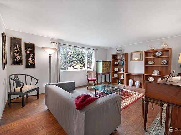 3rd image of 11613 47th Drive NE