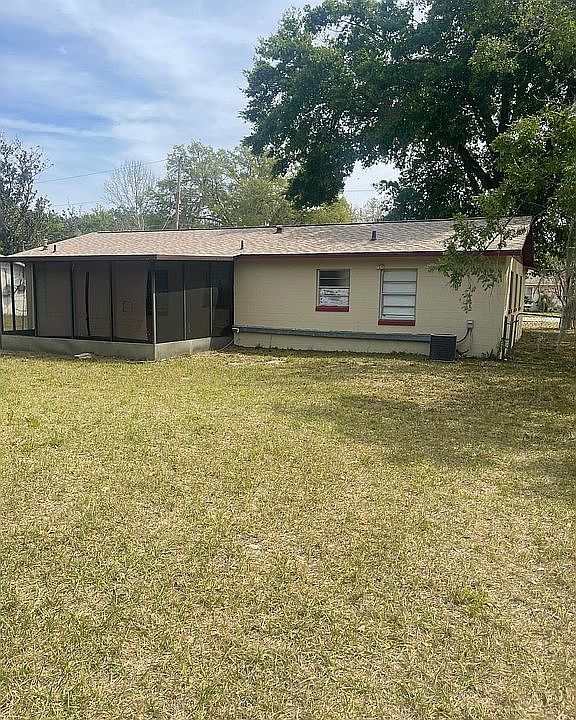 2nd image of 904 Hickory Ave