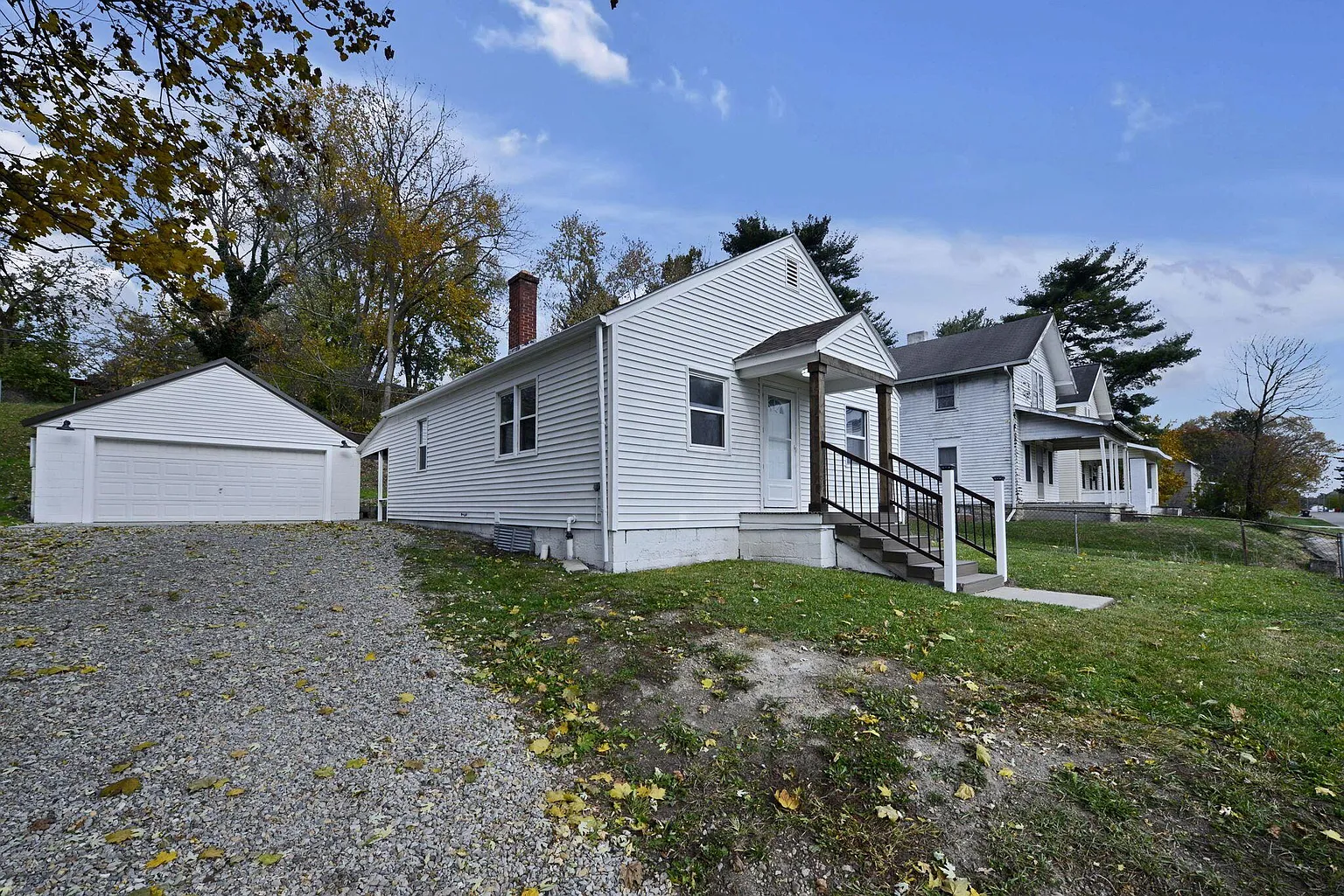 468 Garfield Ave photo 1