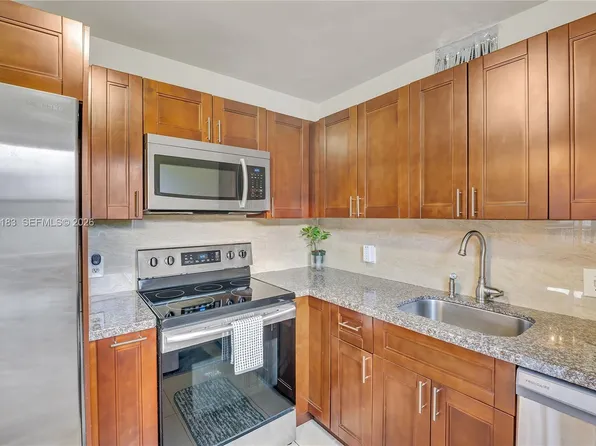 150 SW 134th Way APT 304R, Pembroke Pines, FL 33027