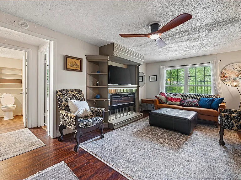 8812 Laverty Pl — Photo 6