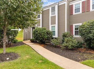 152 Shaw Farm Rd #152, Canton, MA 02021