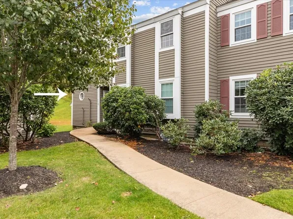 152 Shaw Farm Rd #152, Canton, MA 02021