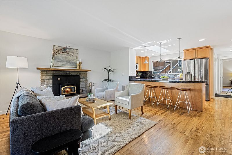 4th image of 6525 154th Avenue NE