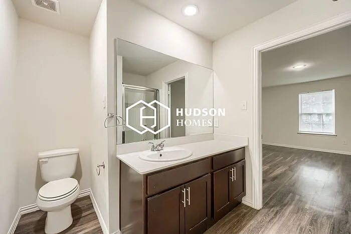 821 Harbor Point Rd — Photo 12
