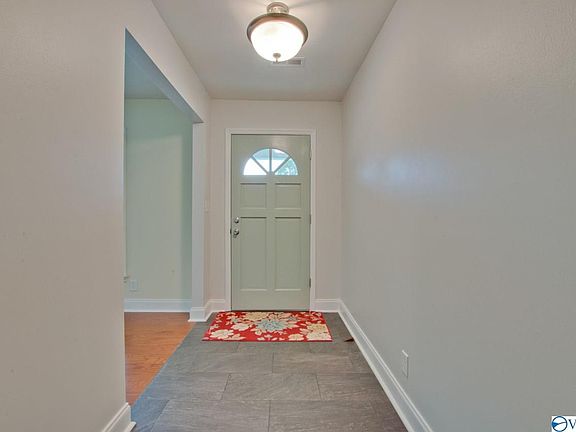 3rd image of 1106 Teenajo Dr SE