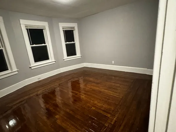 60 Collins St, Hamden, CT