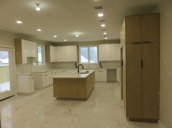 484 W Central Ave #211