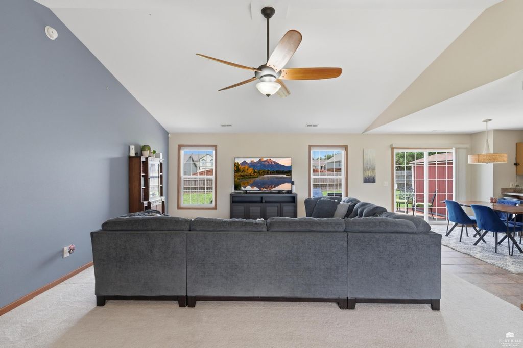 Apartment in Junction City, Geary - View 5