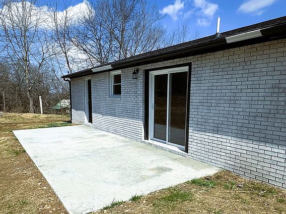2nd image of 1077 Les Brown Rd