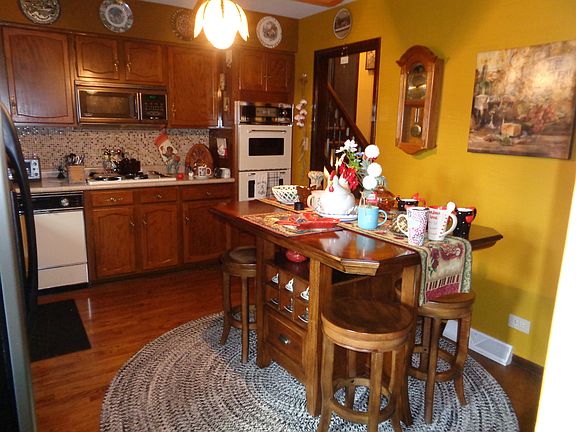 5th image of 3145 Drover Ln